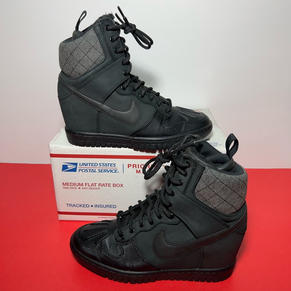 NIKE Dunk Sky Hi Sneaker-boot Hidden Wedge Black Water Repel 684954-002 Size 6.5
